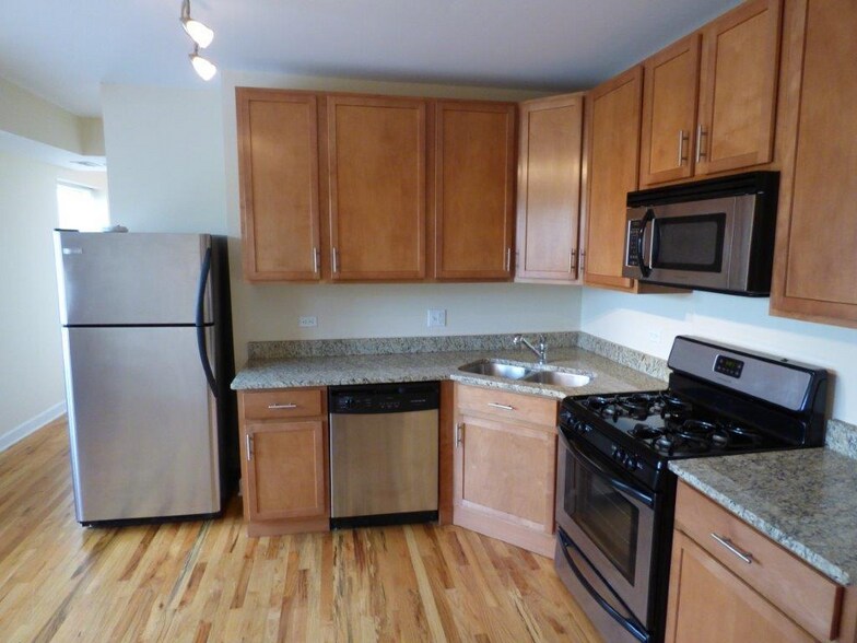 Building Photo - 4606 N Monticello Ave