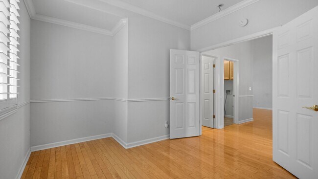 Building Photo - Rolling Hills Beauty! 4 Bedroom 3 Bath