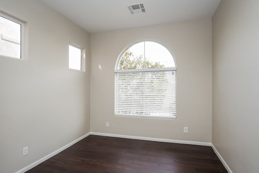 Building Photo - 10441 Anacostia St