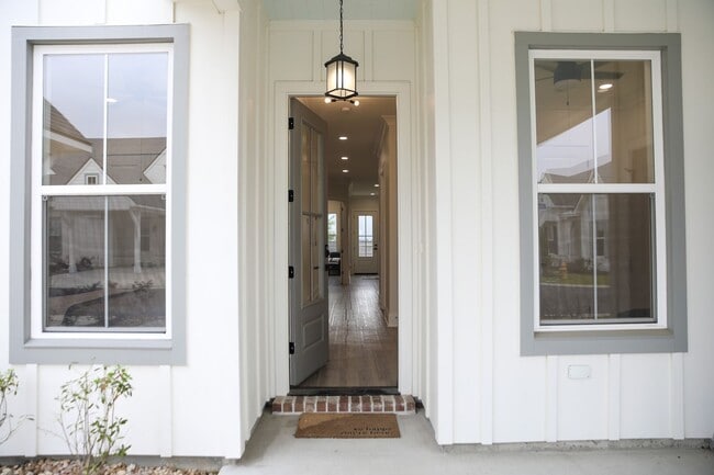 Building Photo - Brand New Single Story Furnished Townhome!