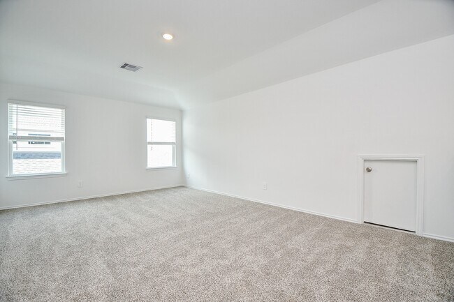 Building Photo - 6023 Ginevra Summers Dr