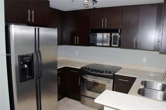 Building Photo - 10 Aragon Ave