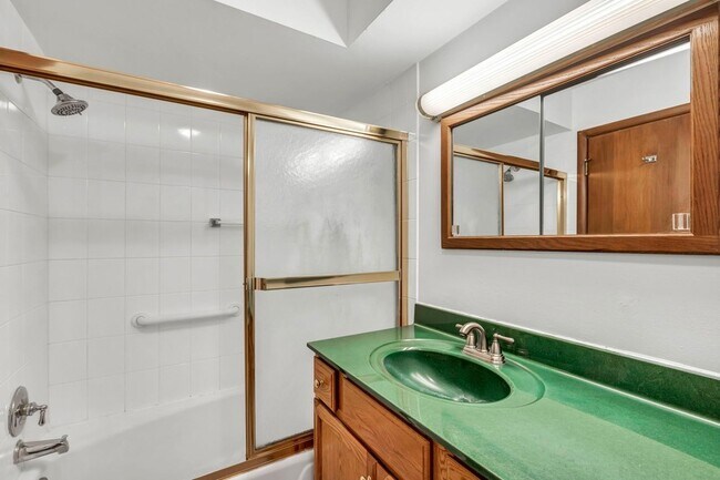 Building Photo - 9230 N Callero Dr