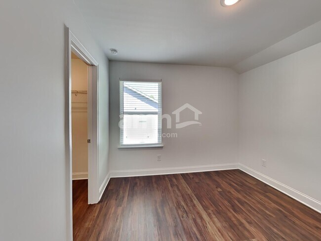 Building Photo - 5017 Pebble Bridge Wy