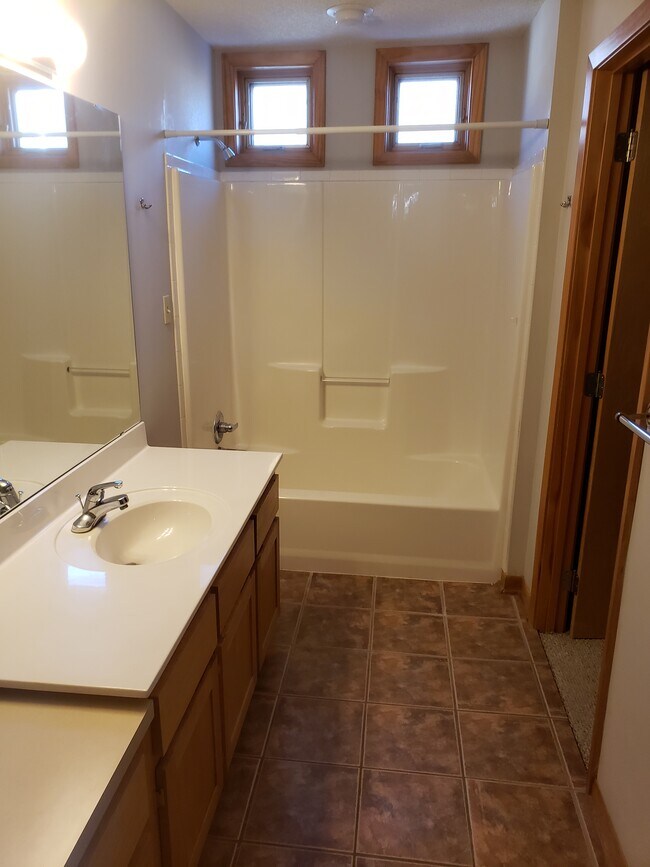 Back Upstairs Masterbath - 4523 State Line Rd