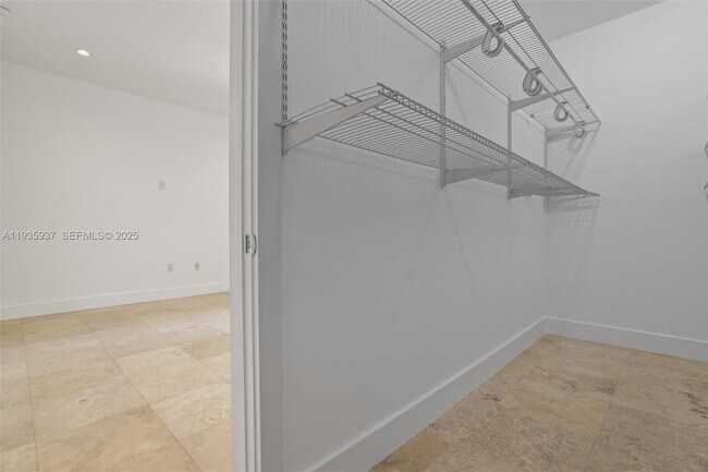 Building Photo - 2784 SW 34th Ave