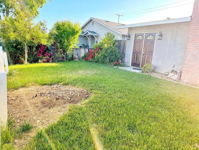 Building Photo - 664 Hamilton Ln