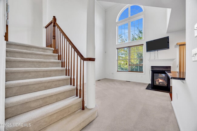 Building Photo - 82 Demarest Dr