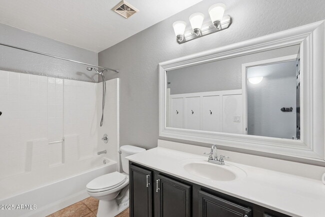 Building Photo - 21663 E Via Del Rancho Rd