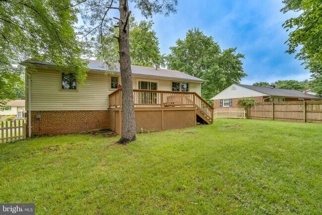 Building Photo - 14715 Lock Dr