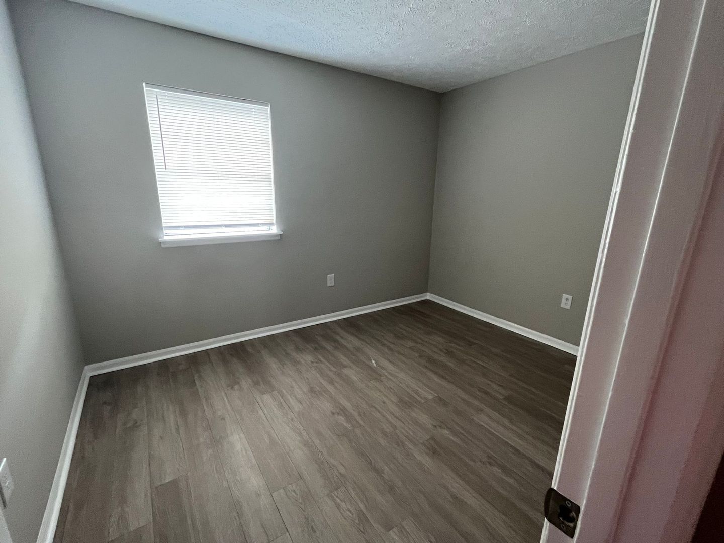 Building Photo - 301 E Second St