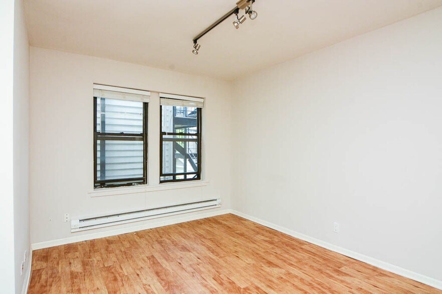 Building Photo - 2839 W Palmer St