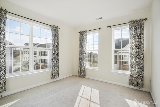 Building Photo - 1501 Gabriel Ln