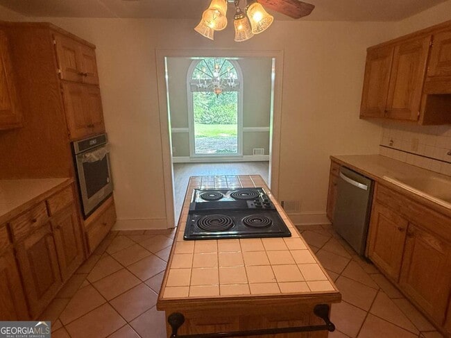 Building Photo - 307 Centennial Rd