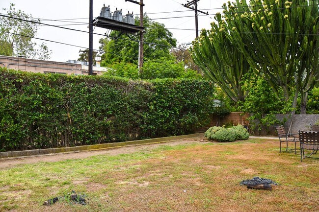 Building Photo - Steps to Chapman College