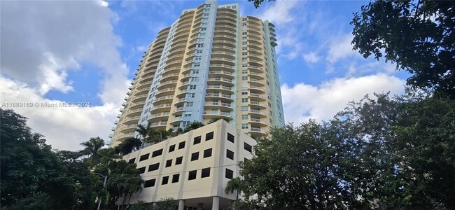 Building Photo - 2475 Brickell Ave