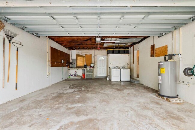 Building Photo - 809 S Duncan Ave