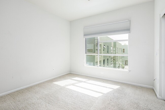 Building Photo - Beautiful Emeryville Townhouse!