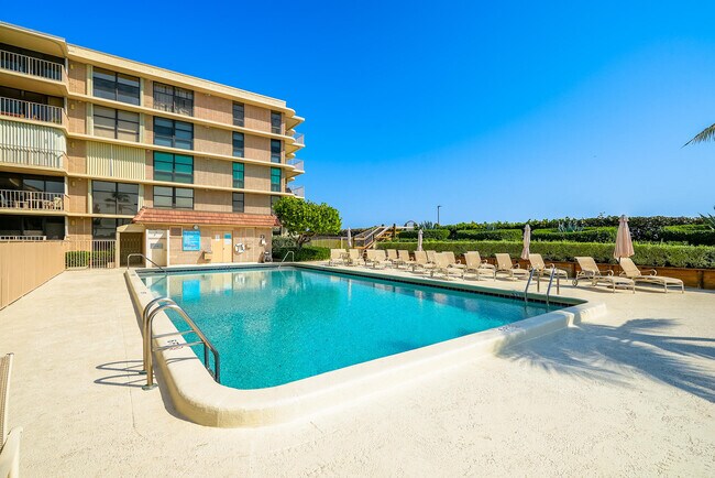 Building Photo - 3200 S Ocean Blvd