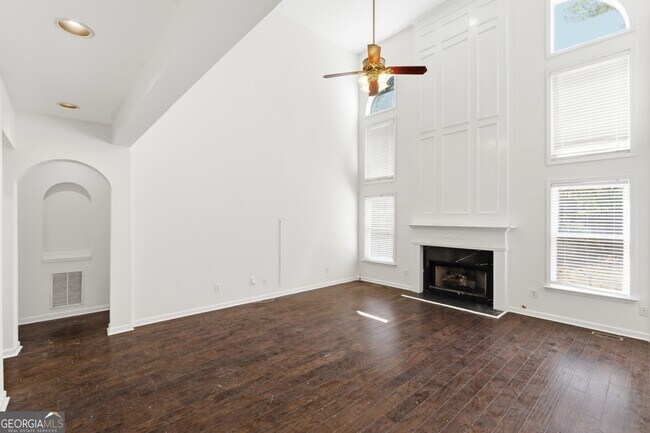 Building Photo - 1702 Clay Brooke Ct SE