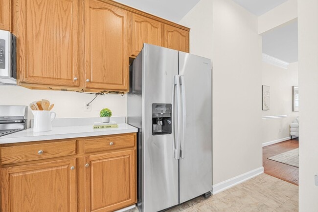 Building Photo - 631 Gatestone St