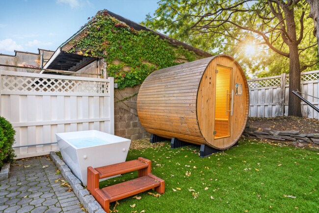 Building Photo - 16 E 32nd St