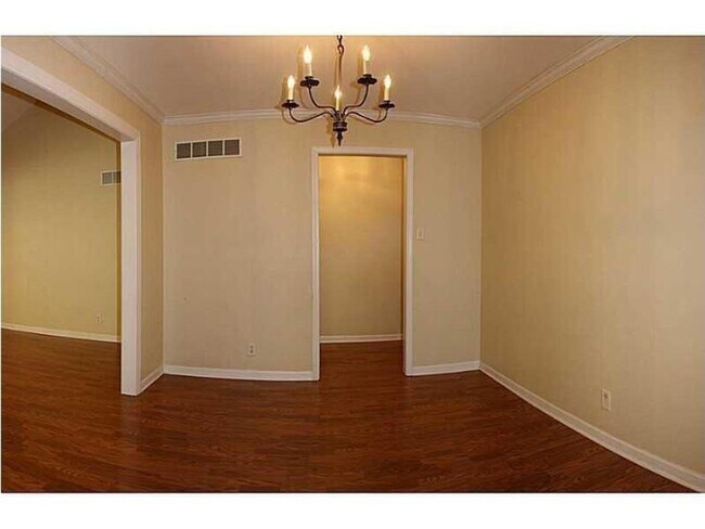 Building Photo - 3424 E 98th St