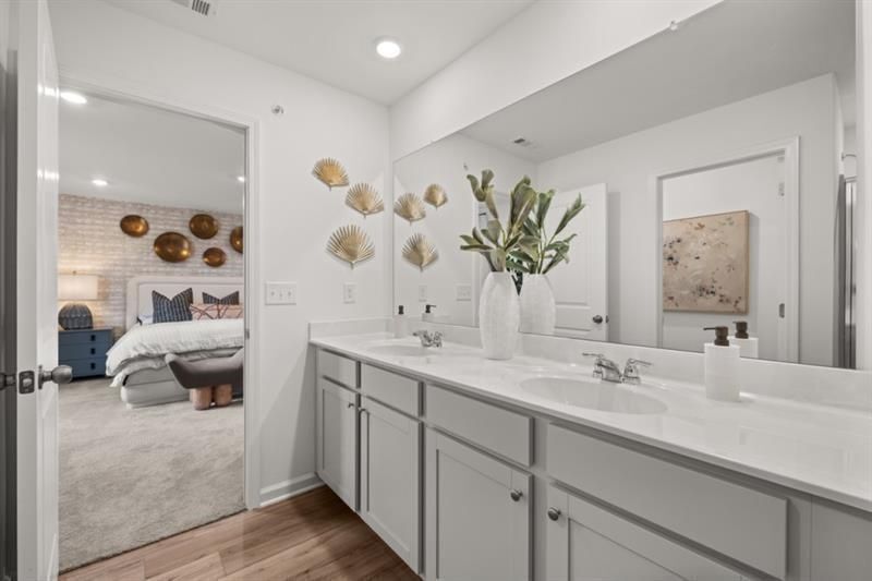 Building Photo - 16 Red Dragon Dr