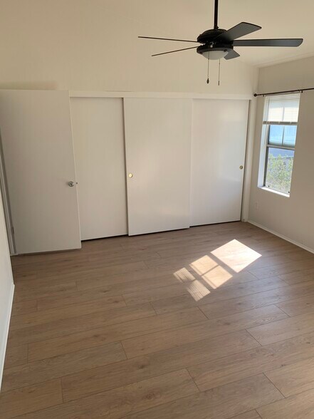 Building Photo - 2800 Plaza del Amo