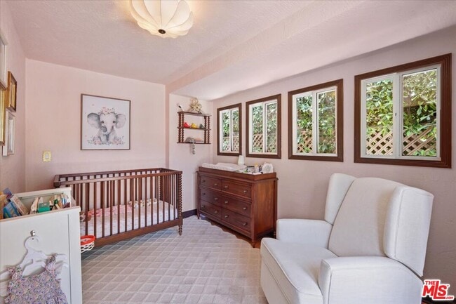 Building Photo - 6119 Del Valle Dr