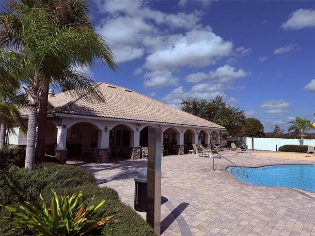 Building Photo - 12236 Fairlawn Dr