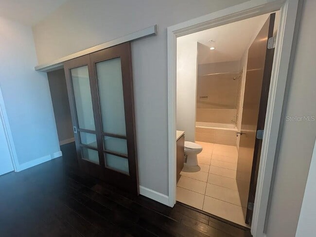 Building Photo - 912 Channelside Dr