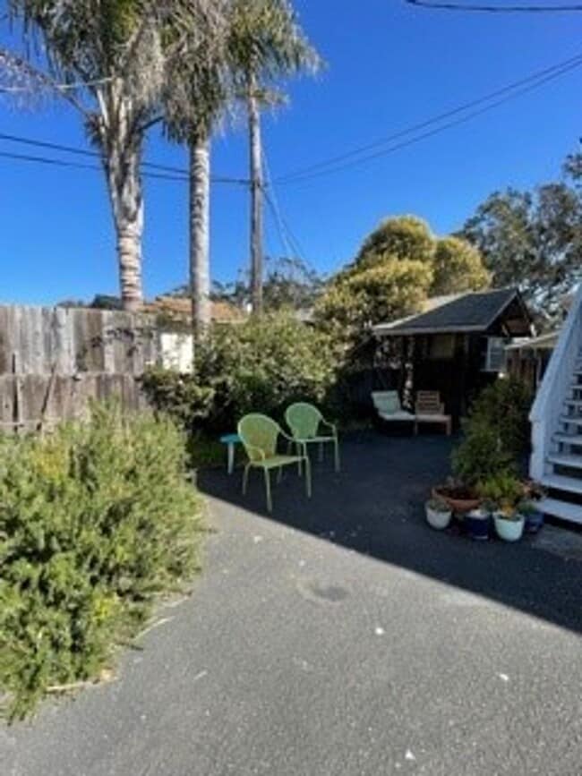 Building Photo - 1220 Morro Ave