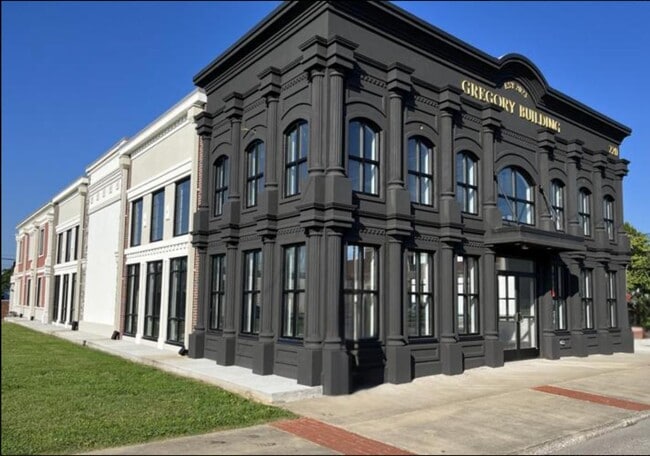 Primary Photo - 220 W Dixie Ave