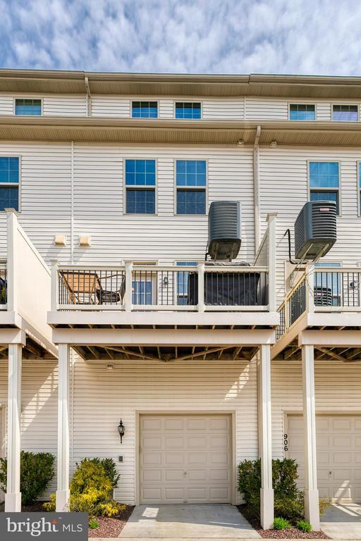 Building Photo - 904 S Macon St.