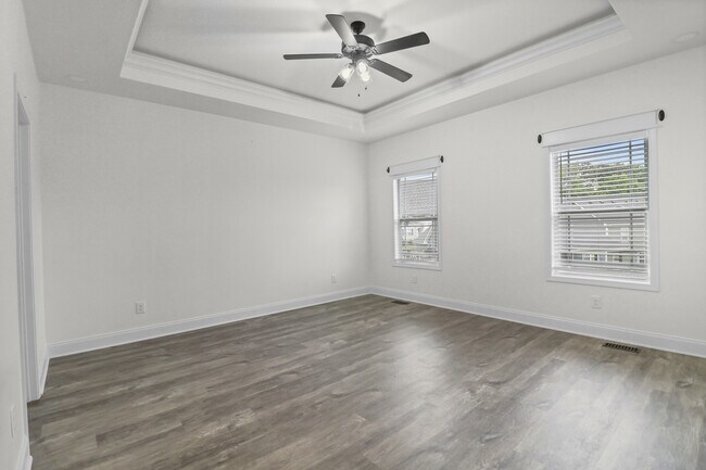Building Photo - 525 Woodtrace Dr