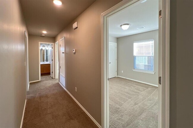 Building Photo - 7804 Bennie Terrace