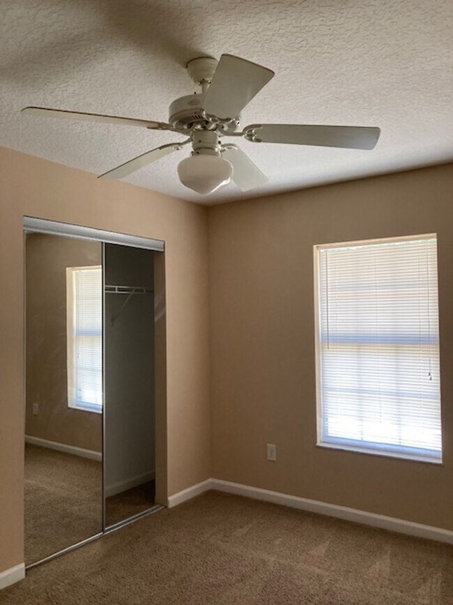 Building Photo - 7 Wells Pl