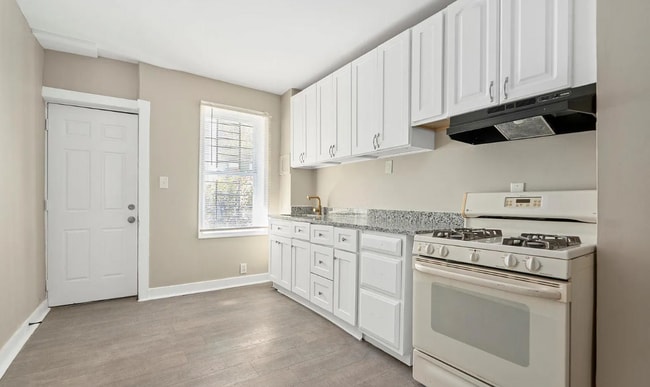 Building Photo - 163 N Wolfe St