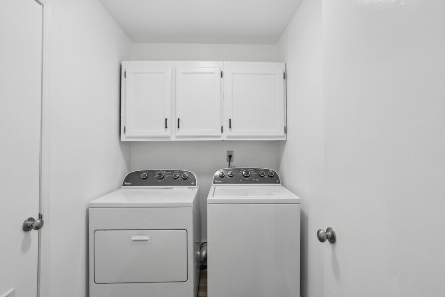 Laundry Room - 1612 Huntingdon Chase