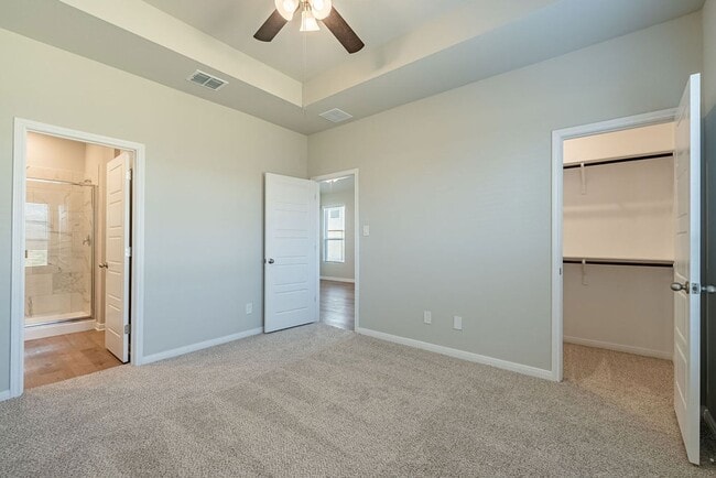 Building Photo - 414 Cross Barn Blvd