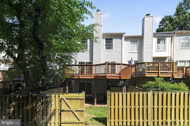 Building Photo - 5619 Ridge View Dr