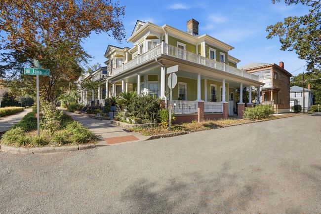 Building Photo - Savannah's Victorian Historic District