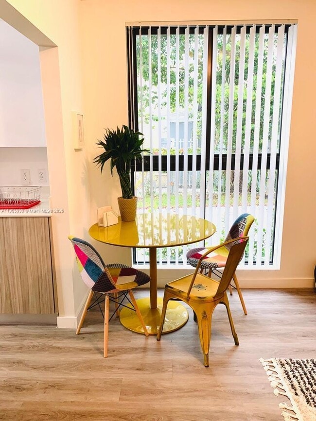 Building Photo - 1119 SW 6th St