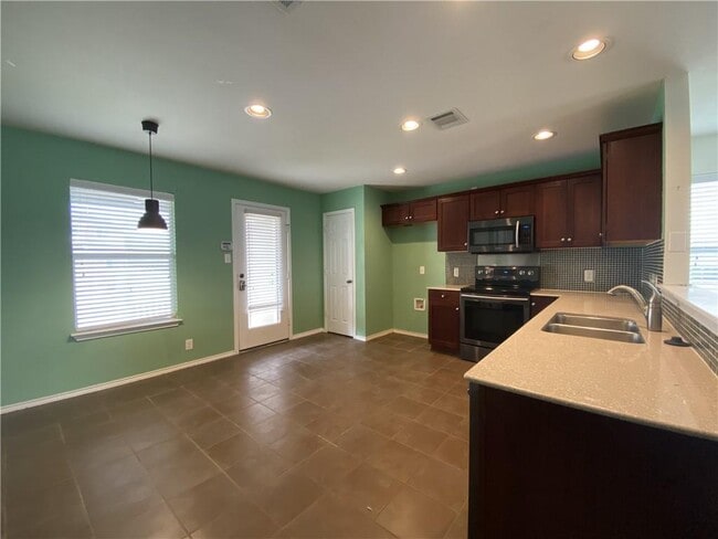 Building Photo - 600 Gabriel Mills Dr