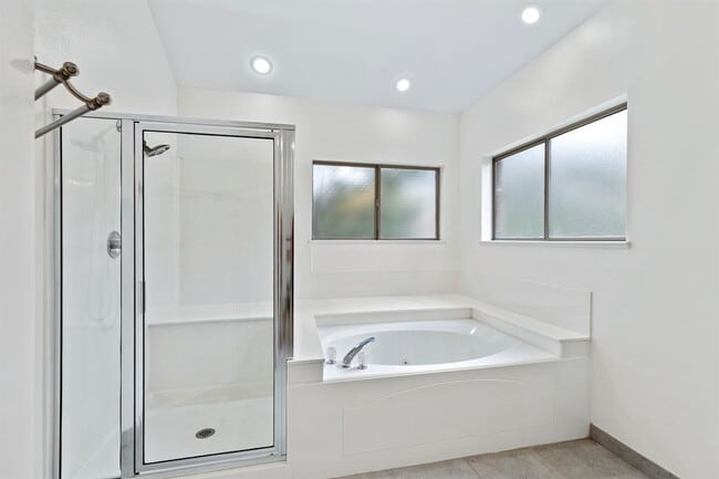 Building Photo - 7503 Clove Cove