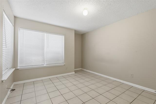 Building Photo - 216 Suttonwood Dr