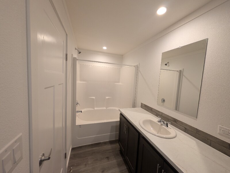 Building Photo - 39021 Holly Ln