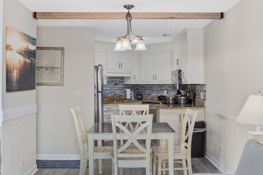 Building Photo - 2805 N Ocean Blvd