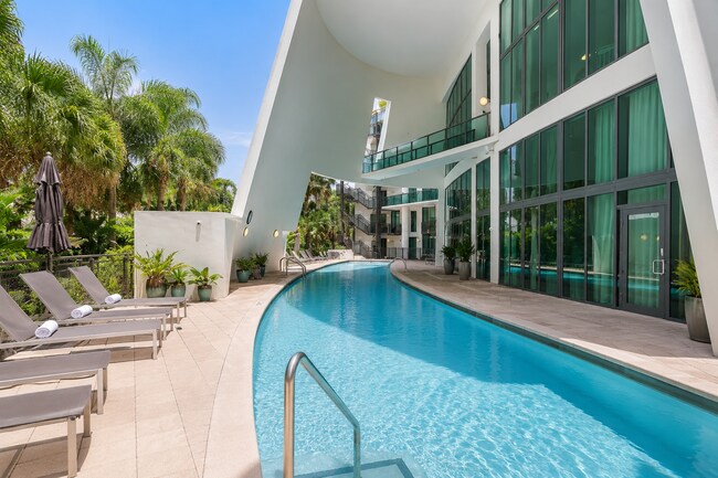 Building Photo - 6000 Collins Ave